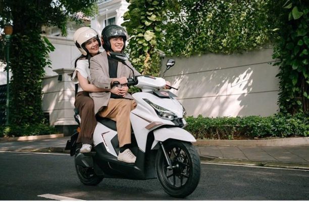 Yadea Velax Xe Máy Điện Thể Thao Gây Sốt 2026 Yadea Velax Xe Máy Điện Thể Thao Gây Sốt 2026